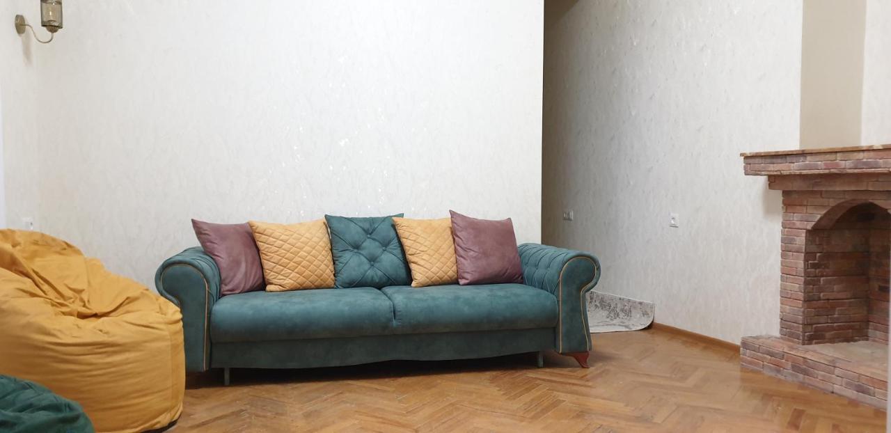 Lalis Apartment Tbilisi Buitenkant foto