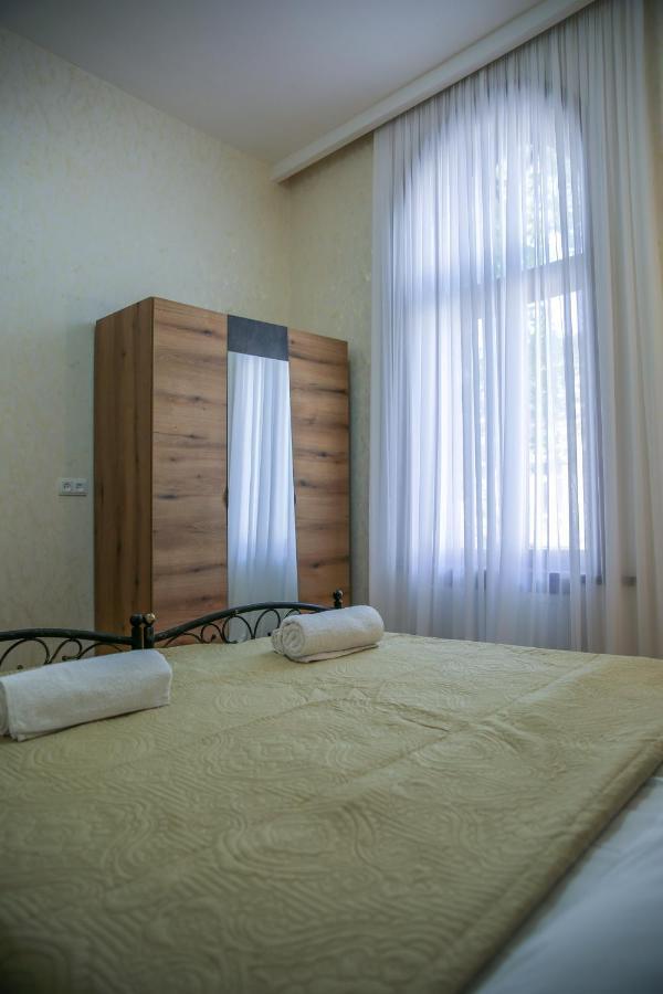 Lalis Apartment Tbilisi Buitenkant foto